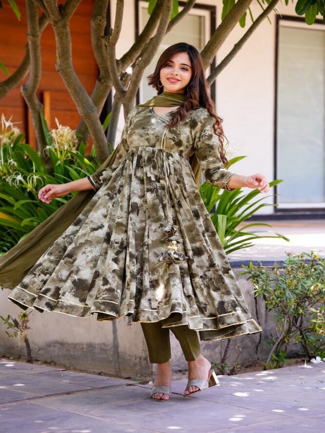 

ZEEPKART Women Floral Regular Kurta with Dhoti Pants & With Dupatta, Olive