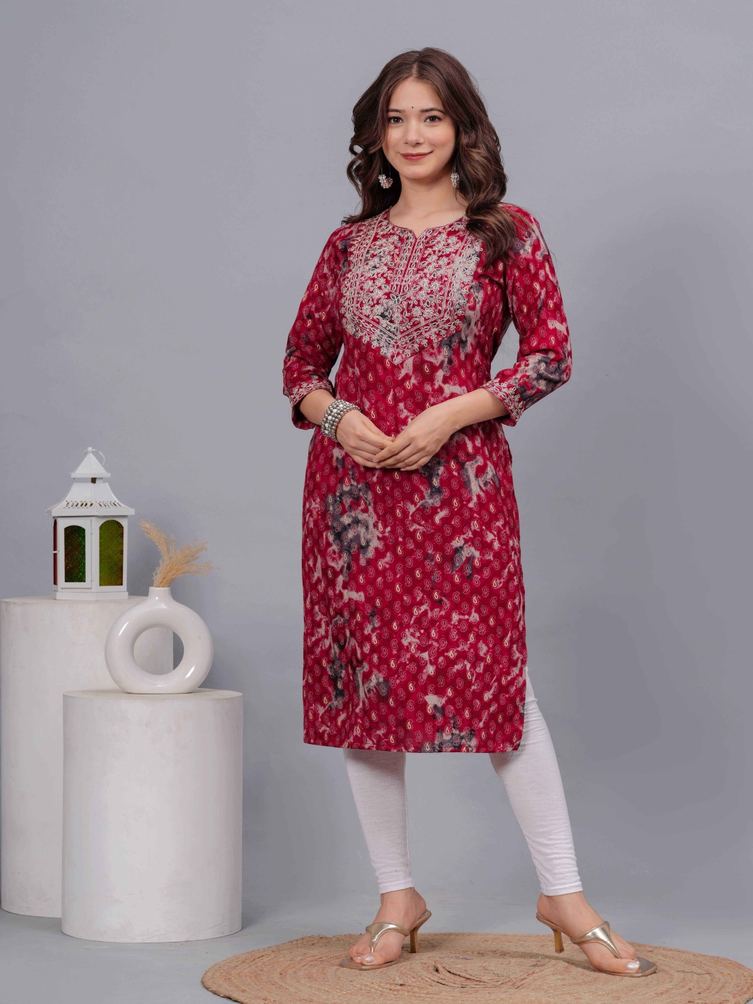

BKApparels Women Floral Printed Sequinned Kurta, Maroon