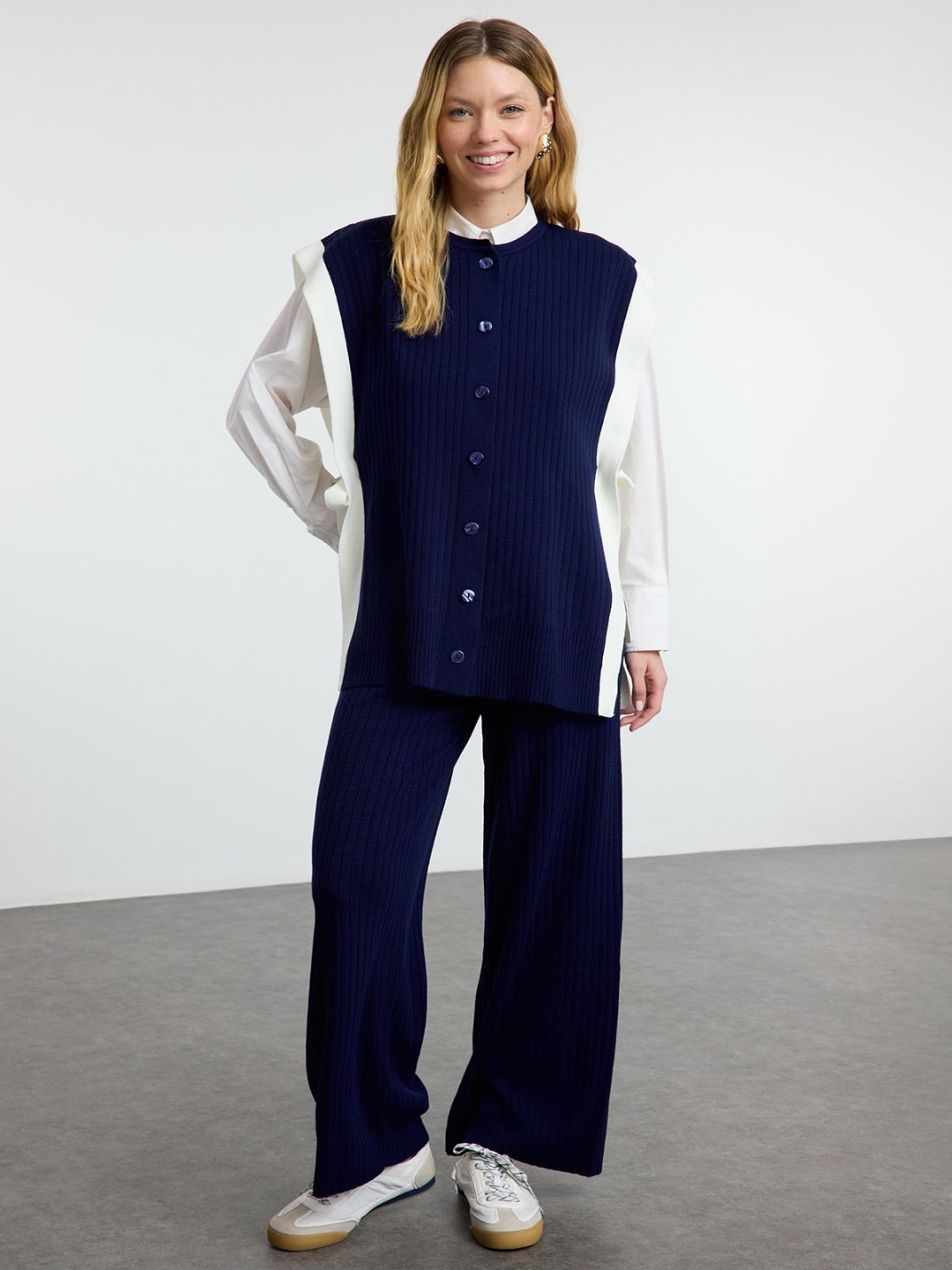 

Trendyol Ribbed Self Design Sweater Vest And Trouser, Navy blue
