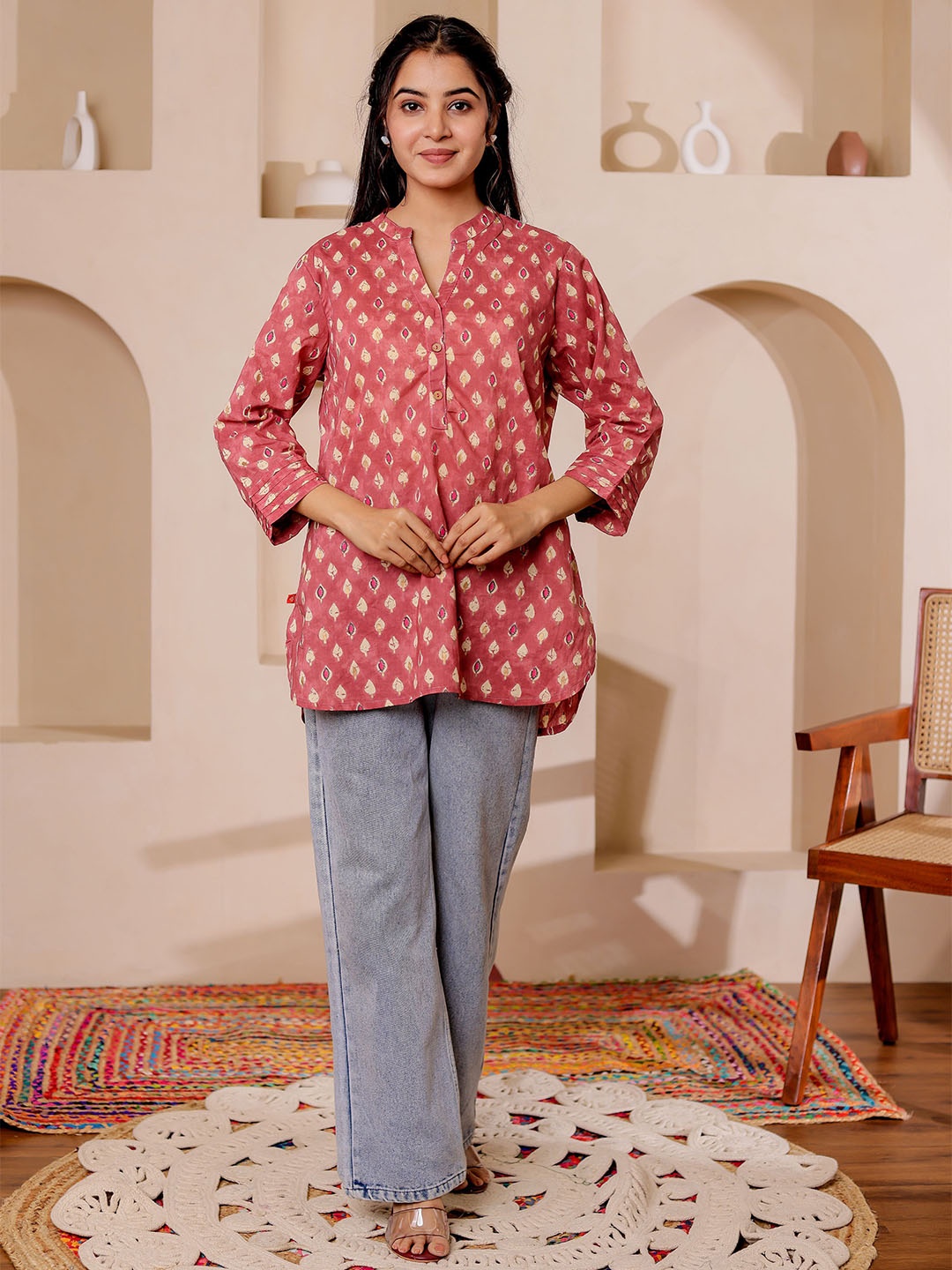 

VASVI Floral Printed Pure Cotton Kurti, Pink