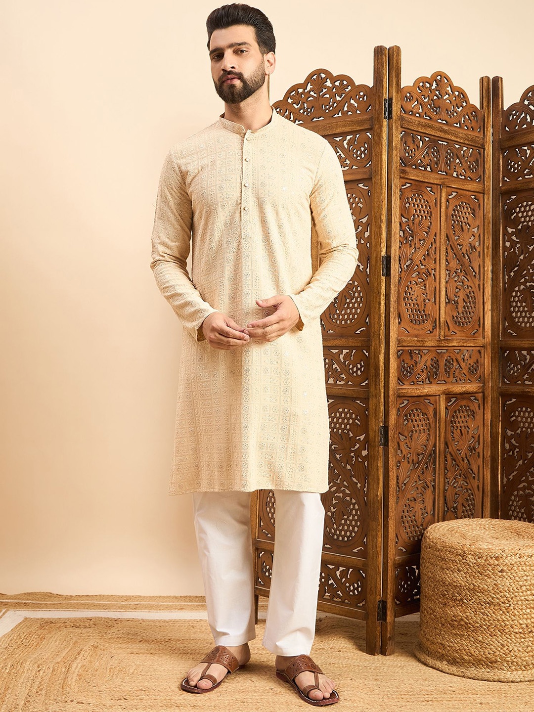 

SWAGG INDIA Mandarin Collar Floral Embroidered Straight Kurta, Cream