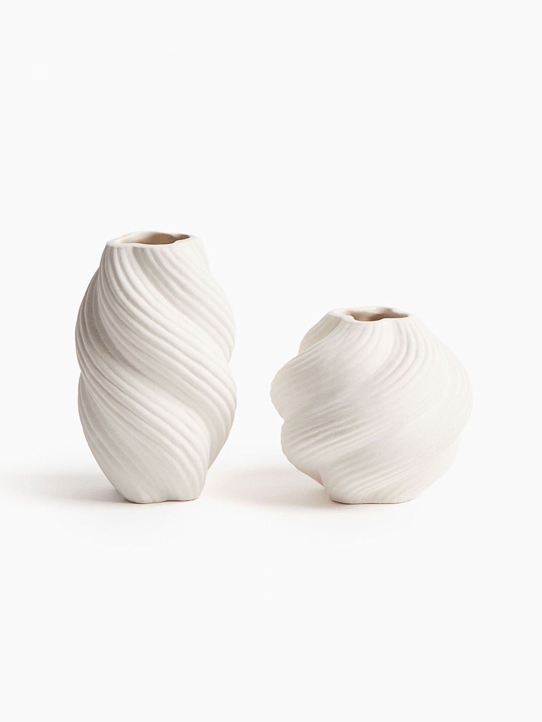 

H&M 2-Pack Mini Stoneware Vases, White