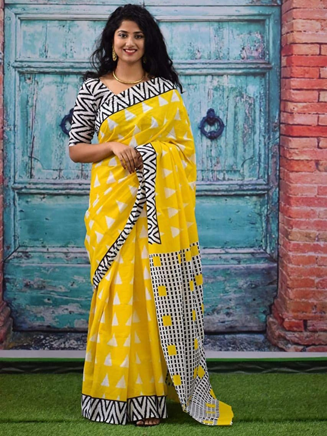 

Pinkcity Trade World Women Pure Cotton Block Print Saree, Yellow