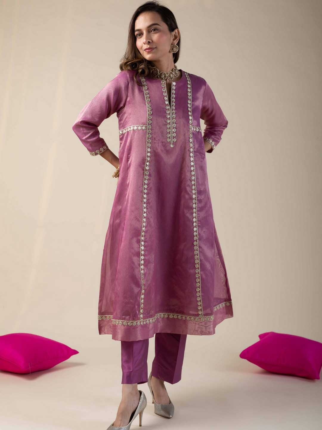 

KUSVAA Women Yoke Design Patchwork Kurta, Lavender