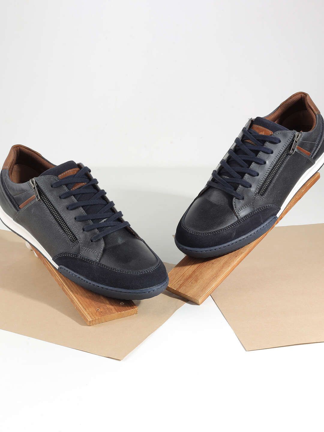 

Metro Men Perforations Leather Sneakers, Blue