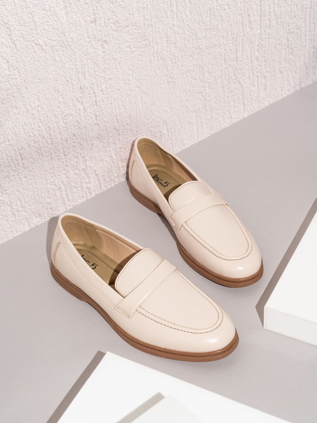 

Inc 5 Women Round Toe Loafers, Beige