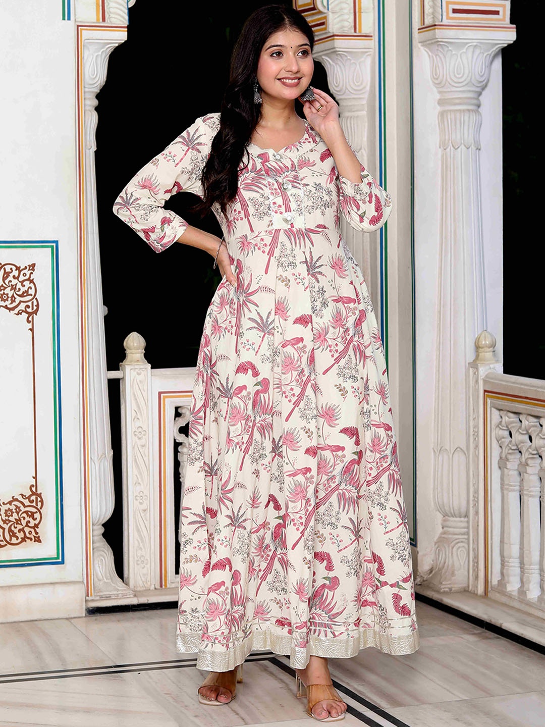 

Doriyaan Women Floral Printed Gotta Patti Anarkali Kurta, Pink