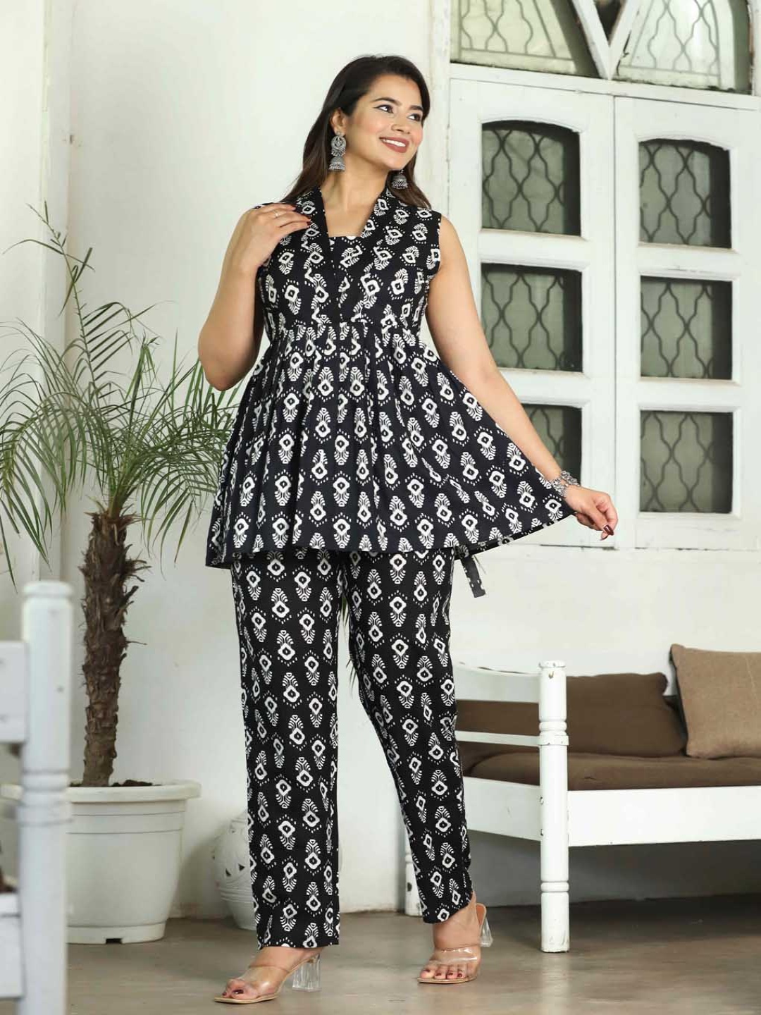 

Vaimiya Printed Cotton Top With Trouser Co-Ords, Black