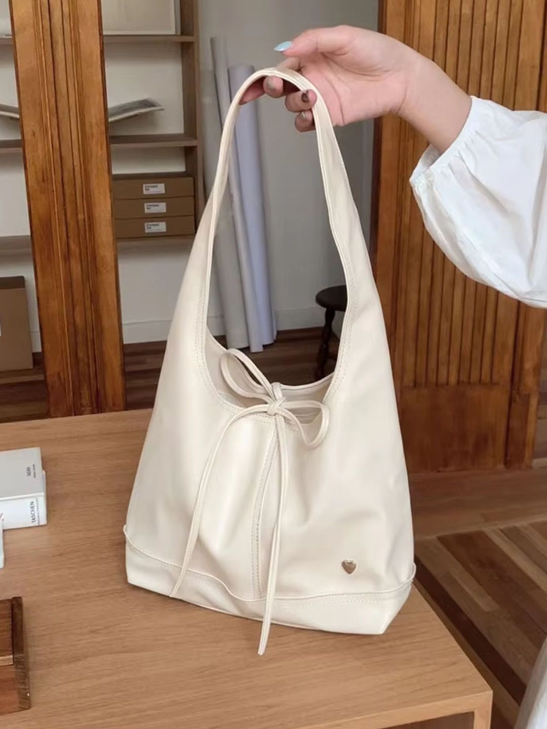 

StyleCast Structured Shoulder Bag with Tasselled, White