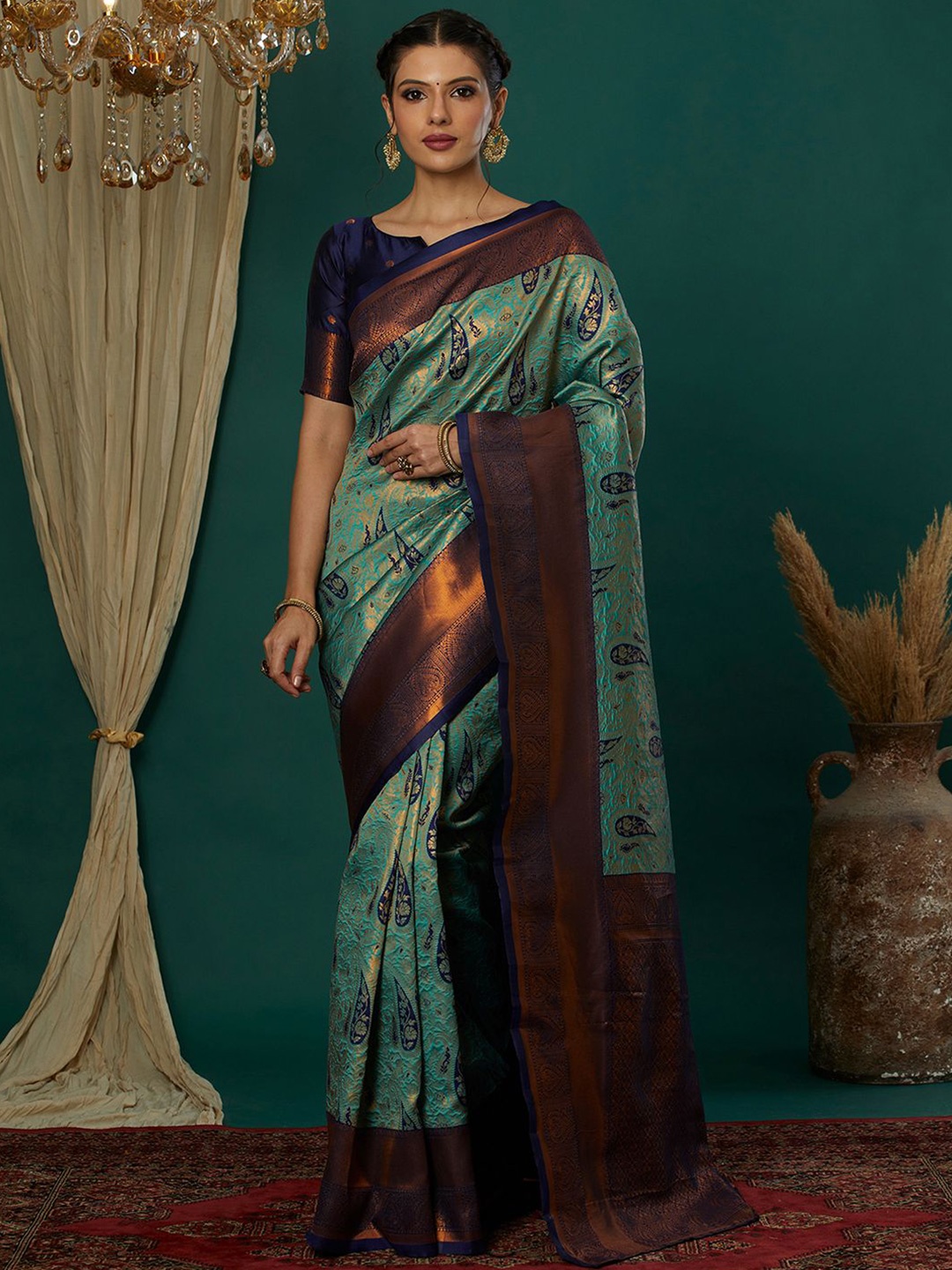 

Mitera Ethnic Motifs Zari Banarasi Saree, Green