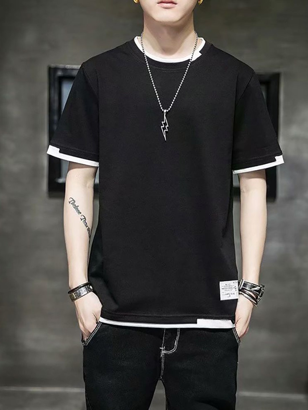 

StyleCast x Revolte Men Solid Round Neck Casual T-shirt, Black