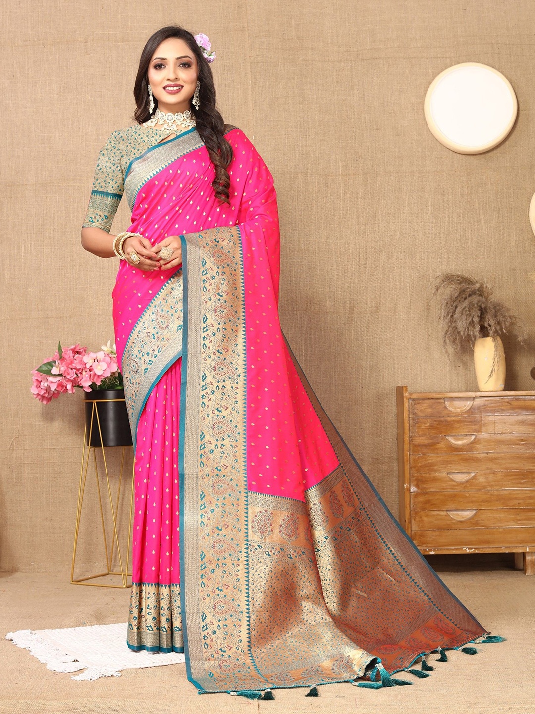 

LeeliPeeri Designer Woven Design Zari Banarasi Saree, Pink