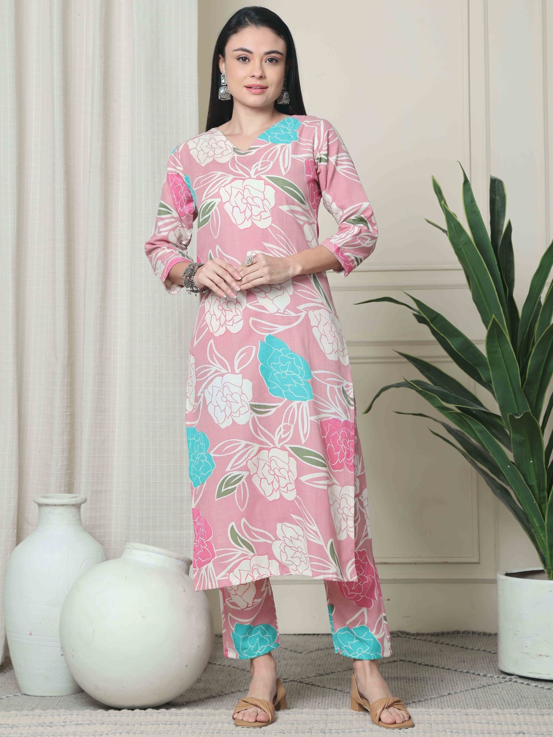 

Roly Poly Floral Printed Straight Kurta with Trouser, Pink