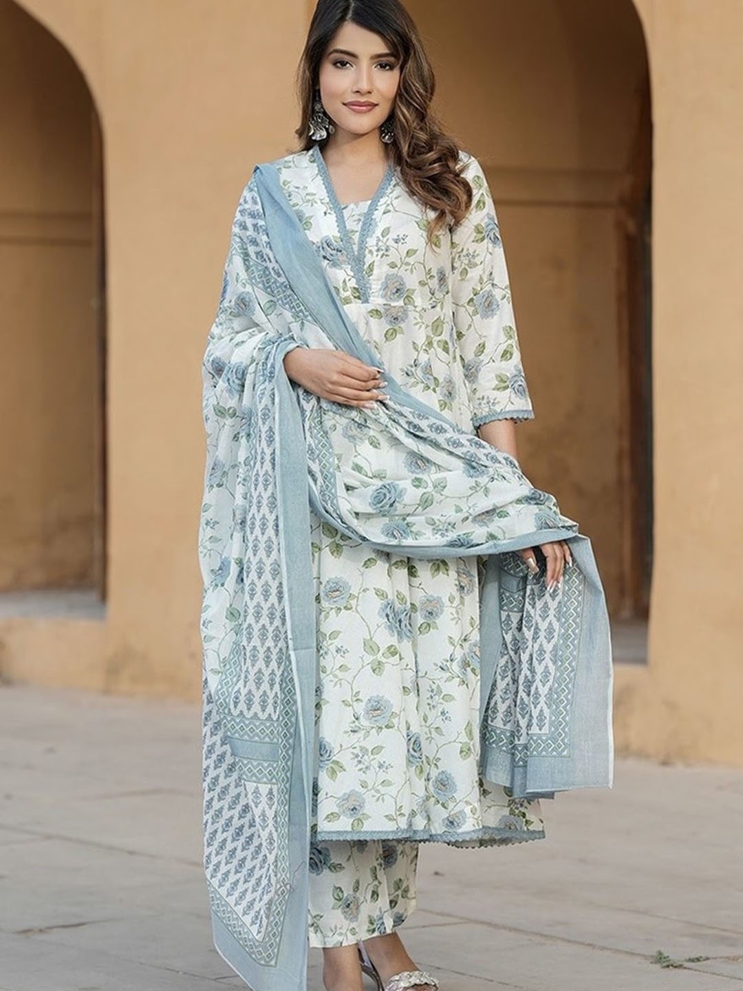 

BLACK SCISSOR Women Floral Printed Regular Pure Cotton Kurta with Trousers & With Dupatta, Blue