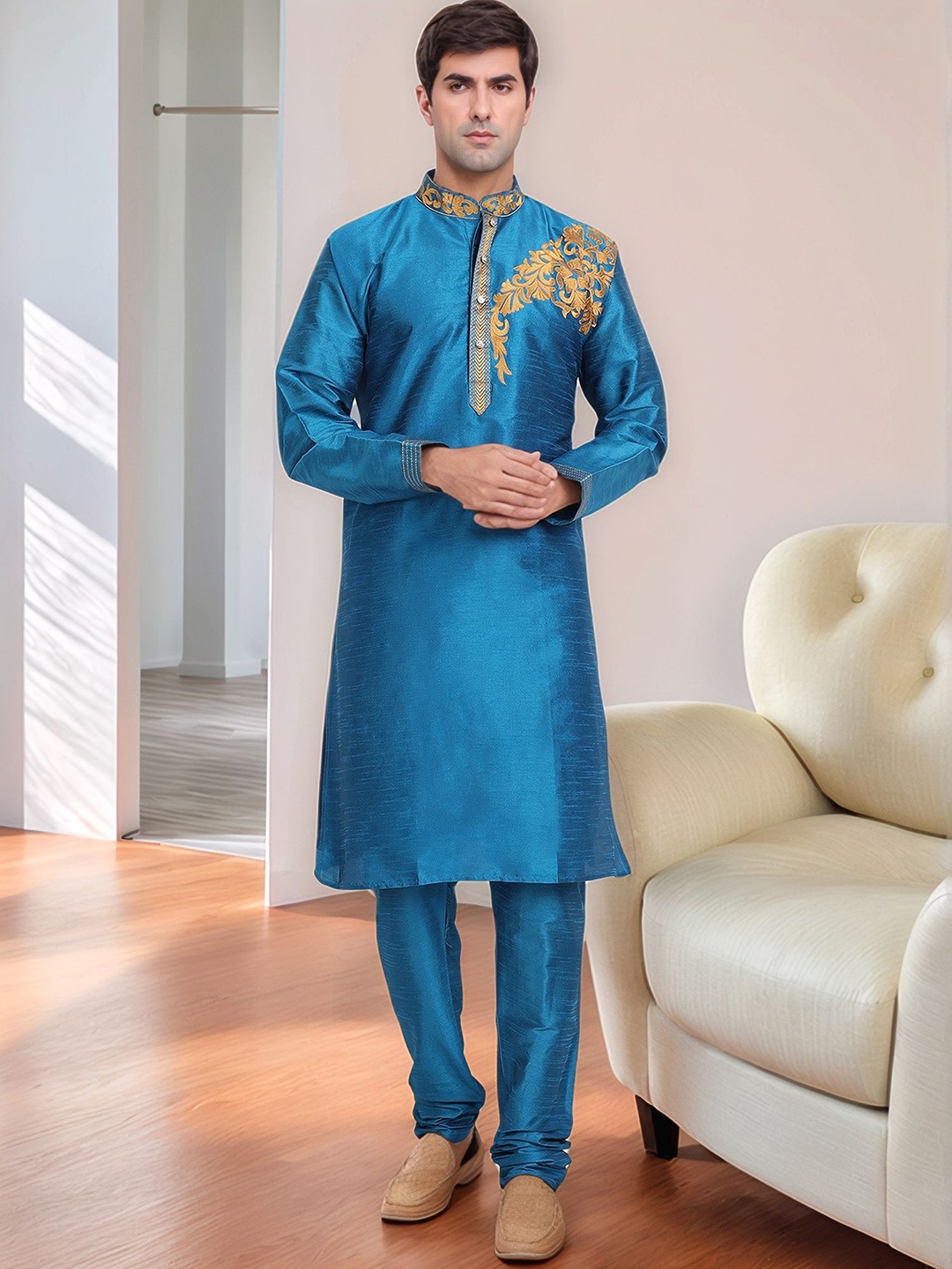 

Moda Rapido Men Embroidered Regular Kurta with Pyjamas, Turquoise blue