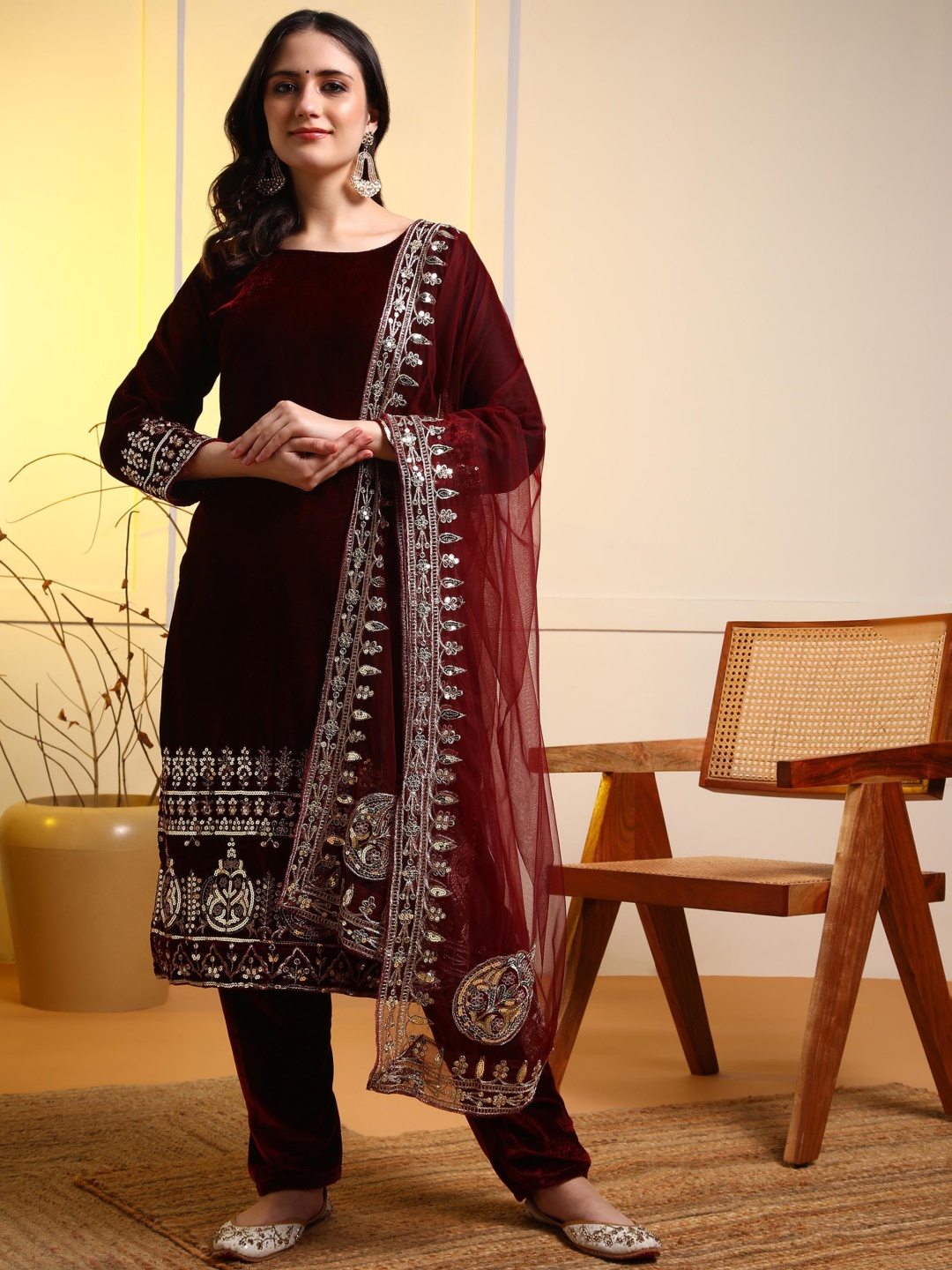 

KALINI Floral Embroidered Sequinned Velvet Straight Kurta With Trousers And Dupatta, Maroon