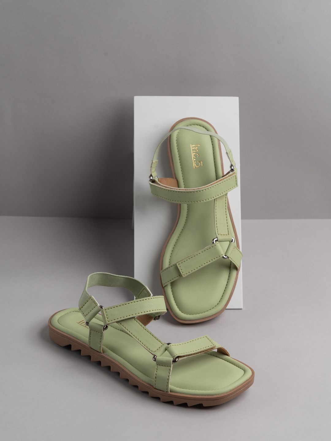 

Inc 5 Women Open Toe Flats, Green