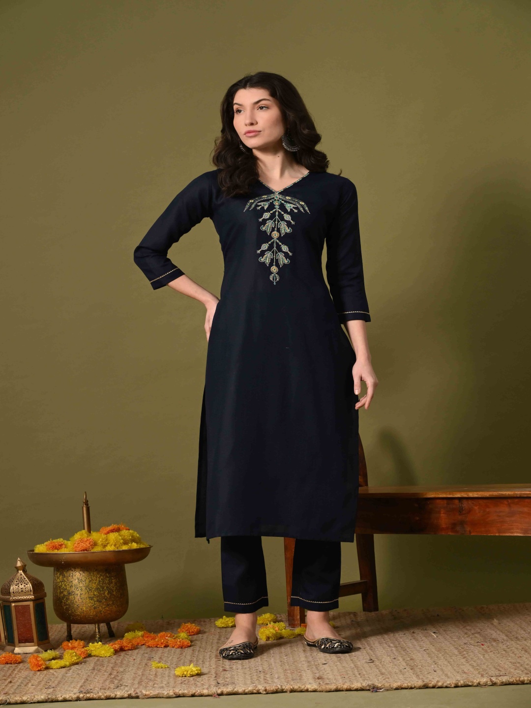 

Mesqlu Women Floral Embroidered Regular Thread Work Kurti with Trousers, Navy blue