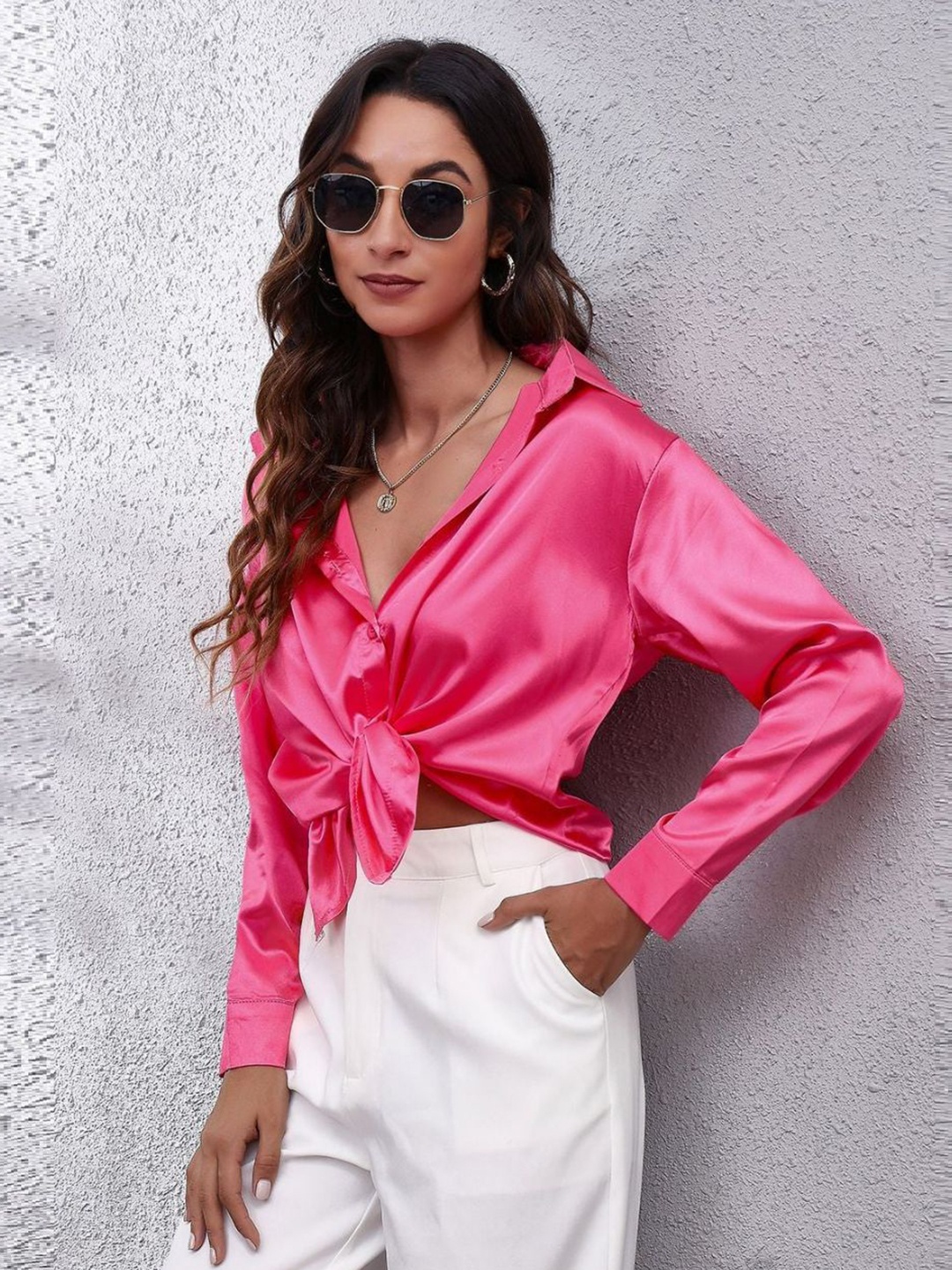 

Oh Rare Women V-Neck Pockets T-shirt, Rose