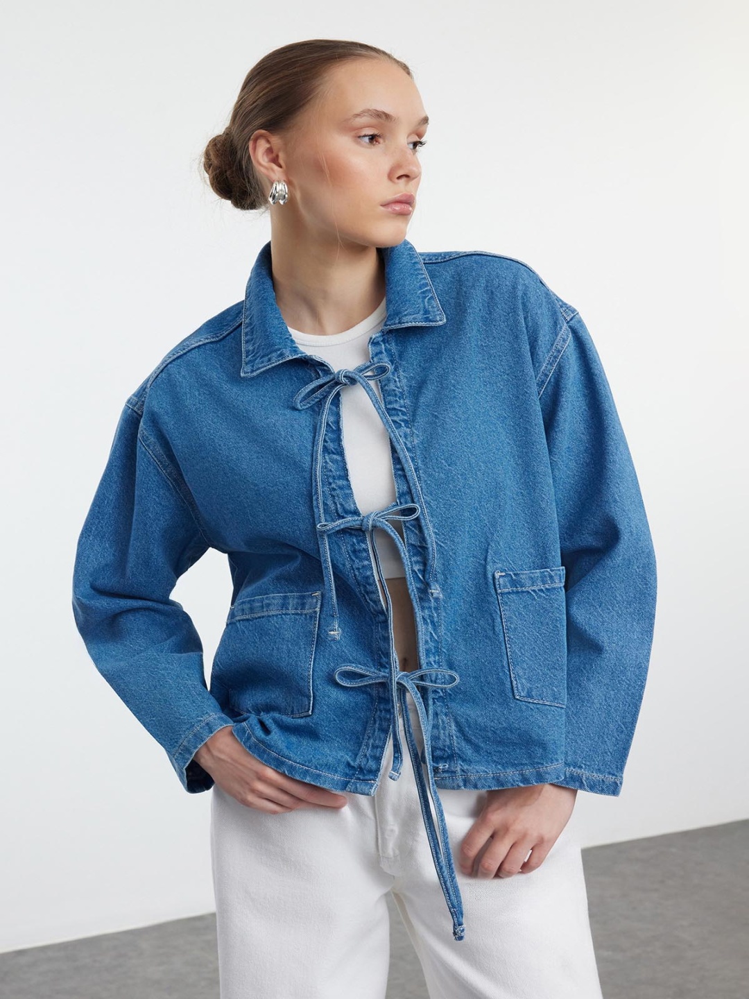 

Trendyol Women Spread Collar Solid Cotton Casual Denim Jacket, Blue