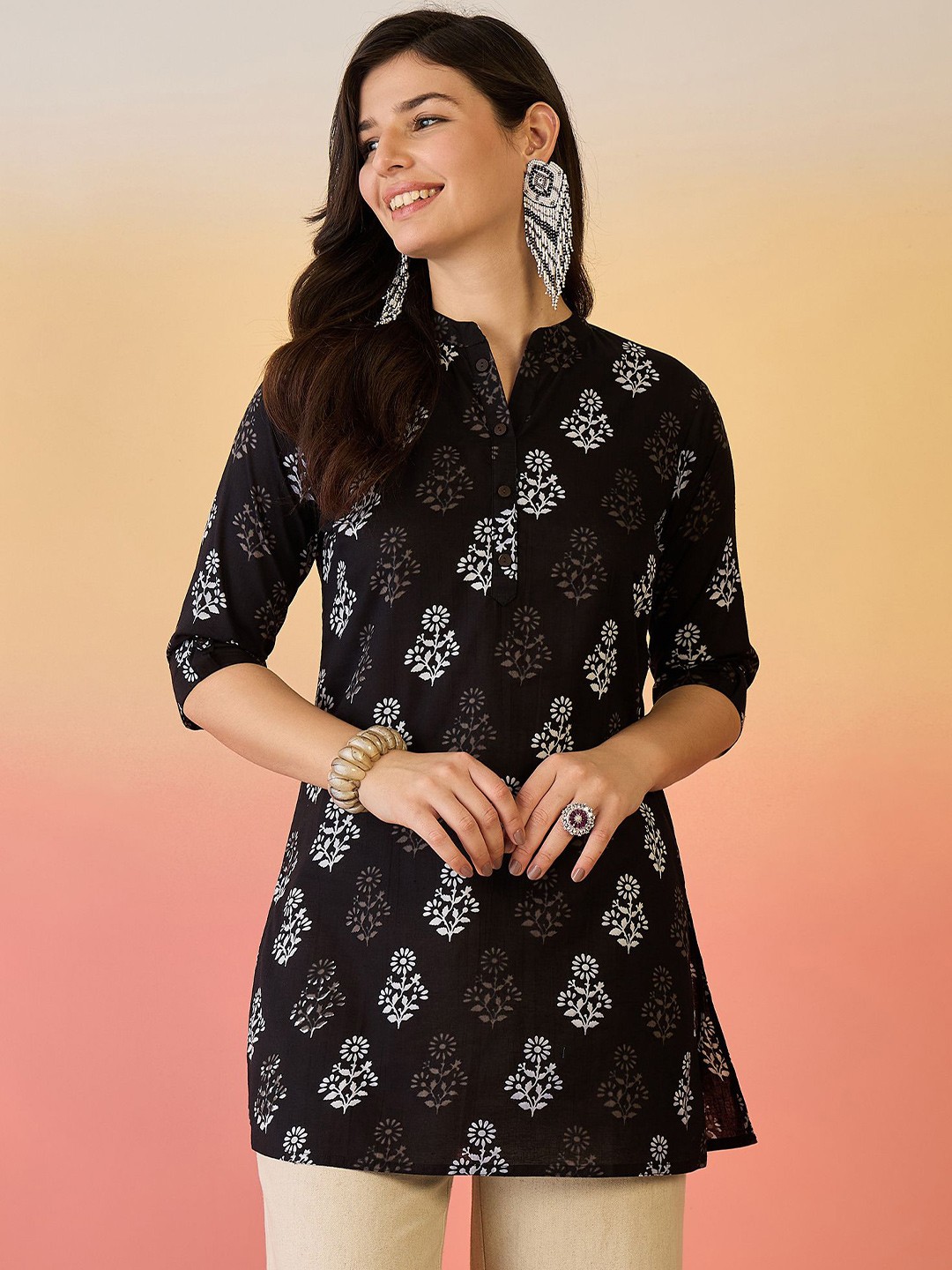 

Sangria Women Floral Printed Pure Cotton Mandarin Collar Top, Black