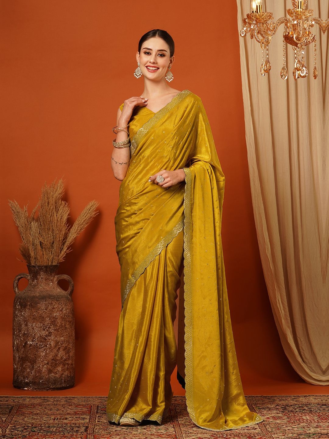 

VILLAGIUS Embellished Beads and Stones Pure Silk Banarasi Saree, Mustard