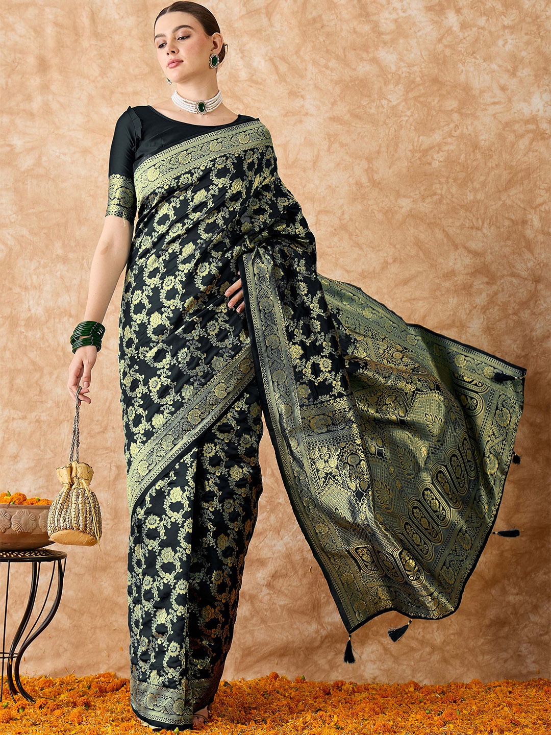 

Maroosh Ethnic Motifs Zari Banarasi Saree, Black