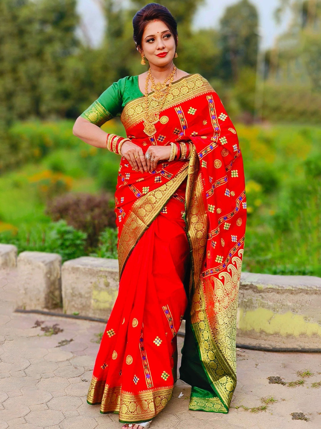 

Shopeezy Tex Fab Ethnic Motifs Woven Design Zari Banarasi Saree, Red