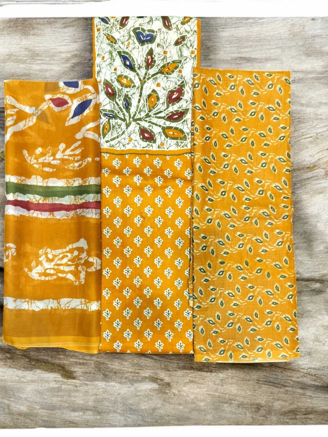 

REET MAHAL Floral Printed Pure Cotton Unstitched Dress Material, Yellow