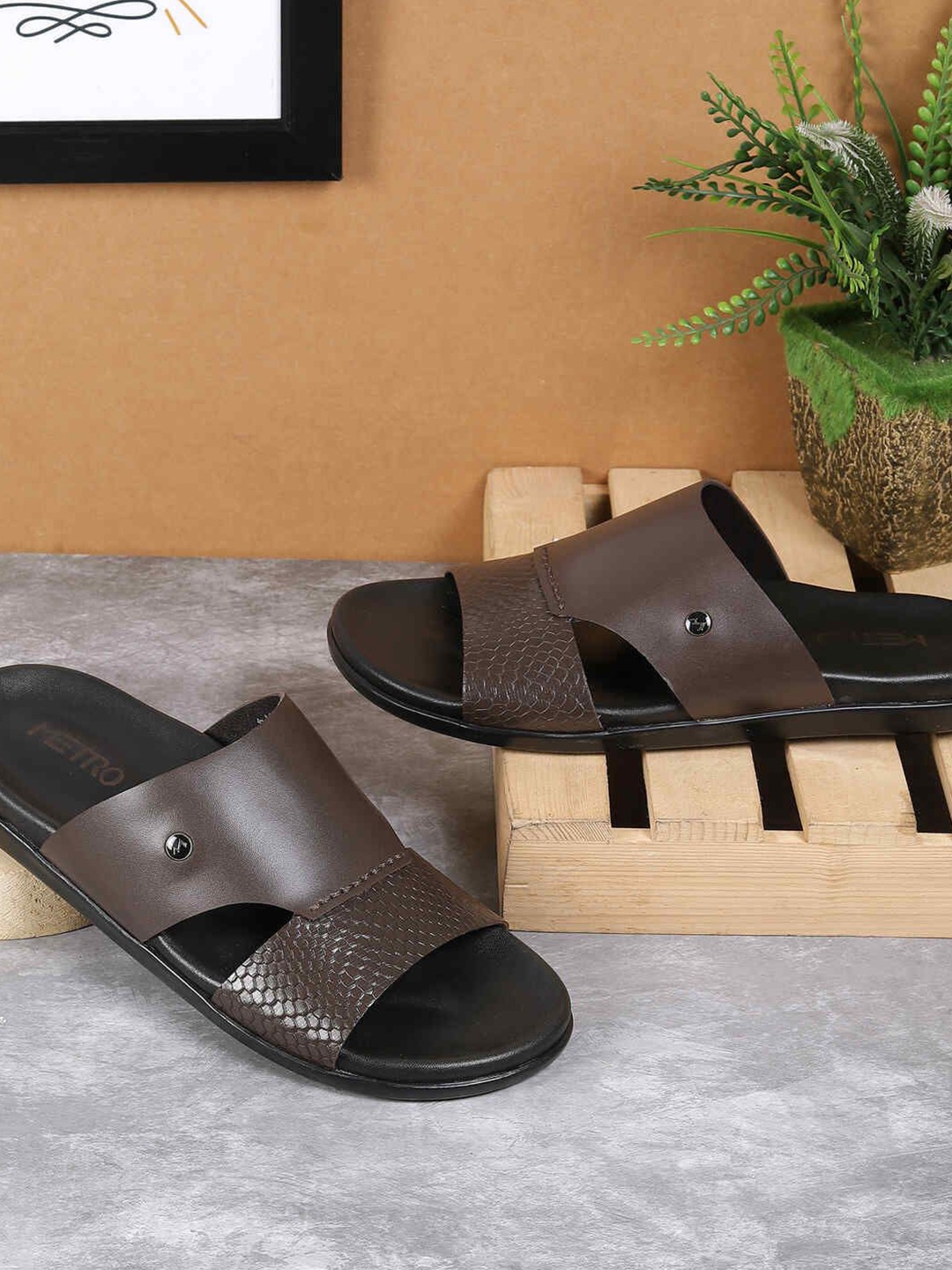 

Metro Men Leather Comfort Sandals, Brown