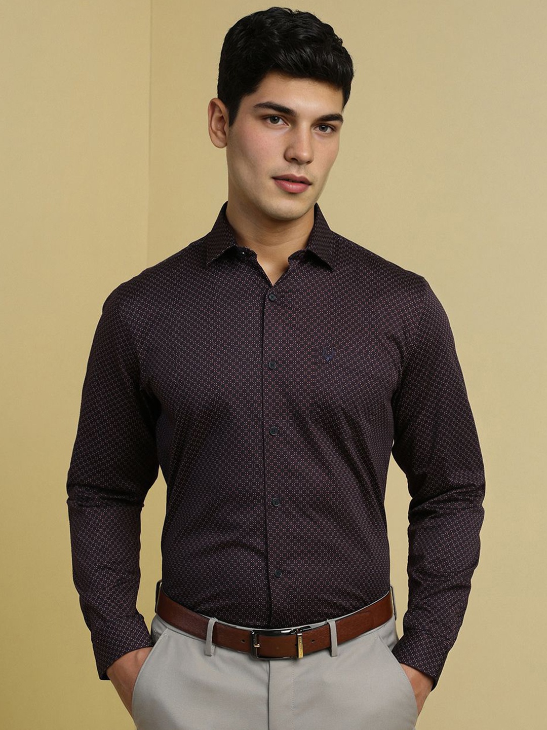 

Allen Solly Men Slim Fit Spread Collar Geometric Printed Formal Shirt, Brown