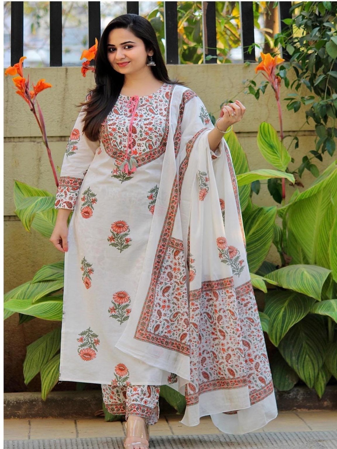 

Shedika Women Floral Printed Regular Kurta with Trousers & With Dupatta, White
