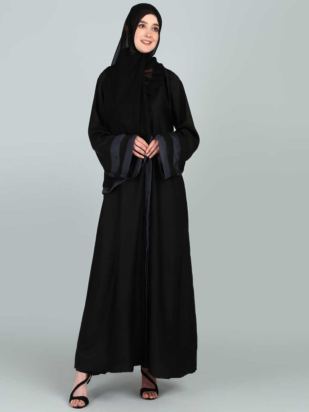 

BROKE BRAND Front Open Nida Fabric Abaya With Contrast Sleeve Design, Grey