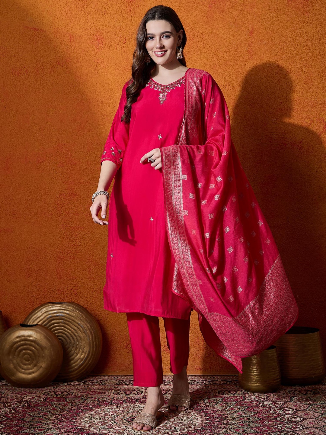 

Sangria Floral Embroidered Kurta With Trousers And Dupatta, Red