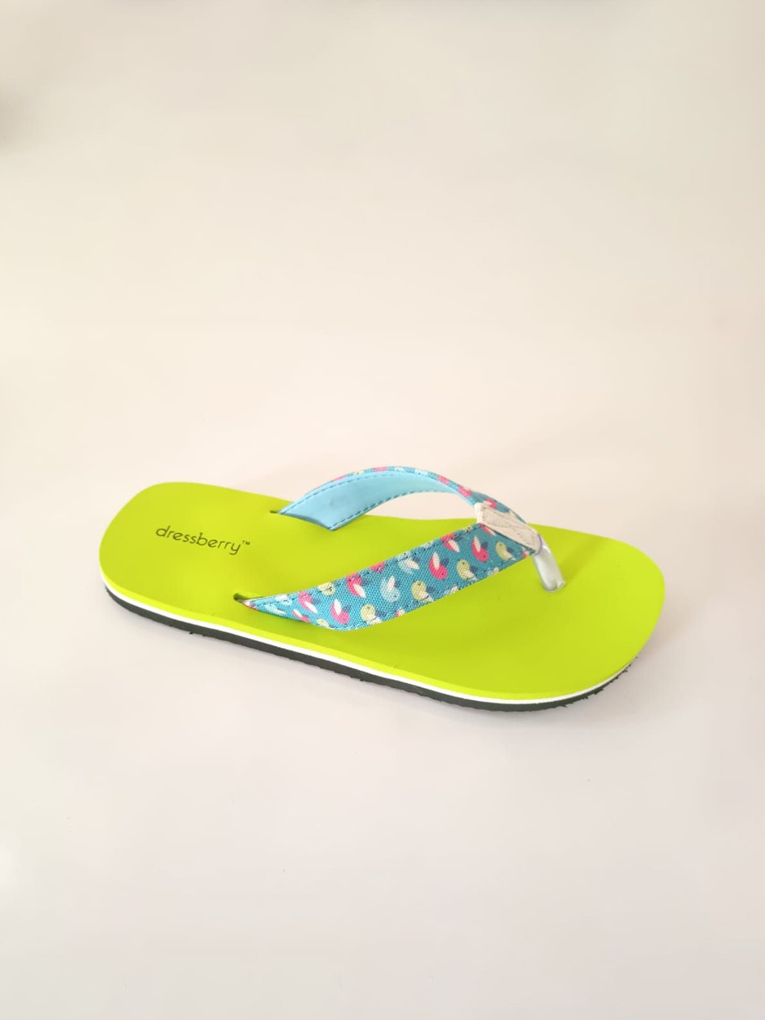 

DressBerry Women Printed Rubber Thong Flip-Flops, Lime green