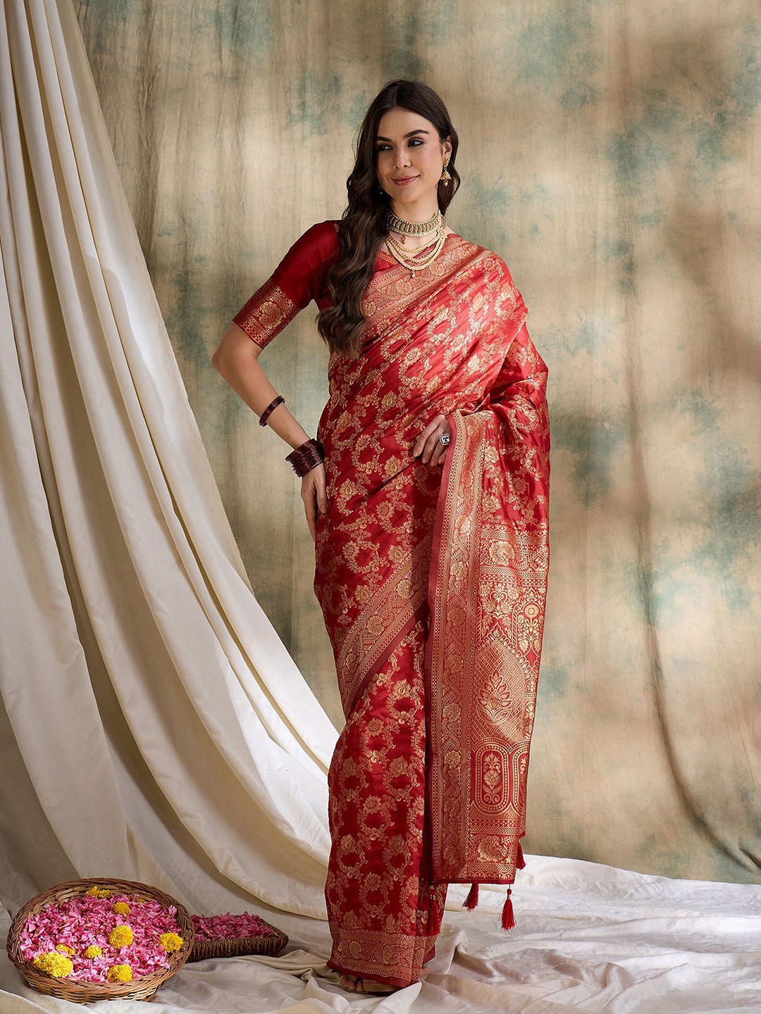 

Maroosh Ethnic Motifs Zari Banarasi Saree, Red