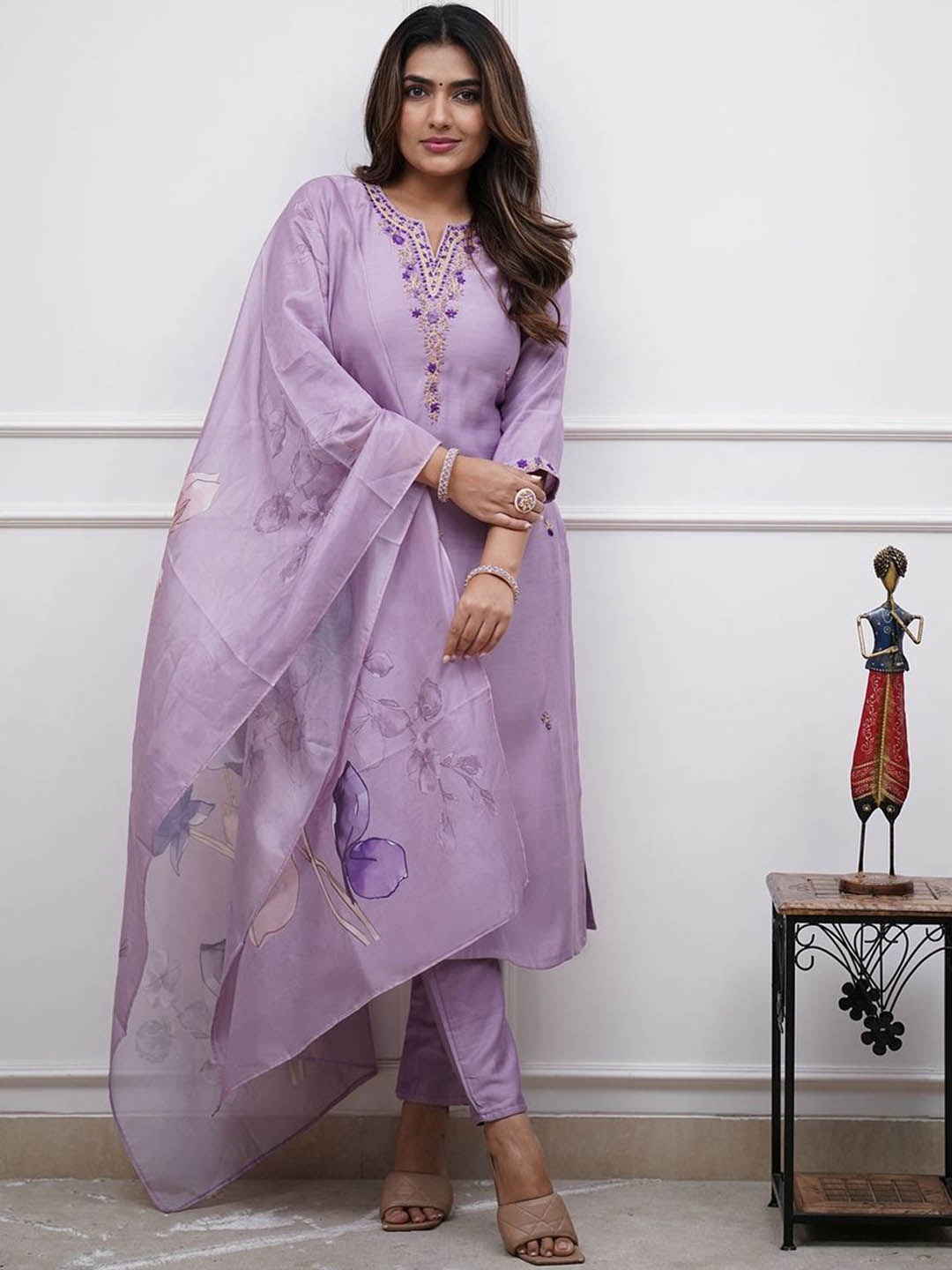 

Divyadham Textiles Women Paisley Regular Thread Work Kurti with Pyjamas & With Dupatta, Lavender