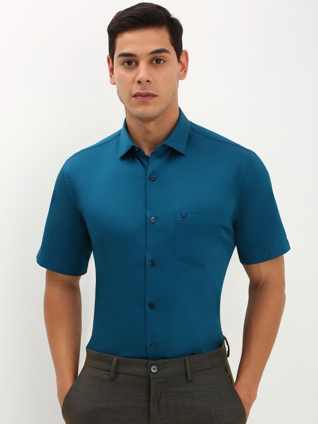 

Allen Solly Men Slim Fit Spread Collar Solid Cotton Formal Shirt, Blue