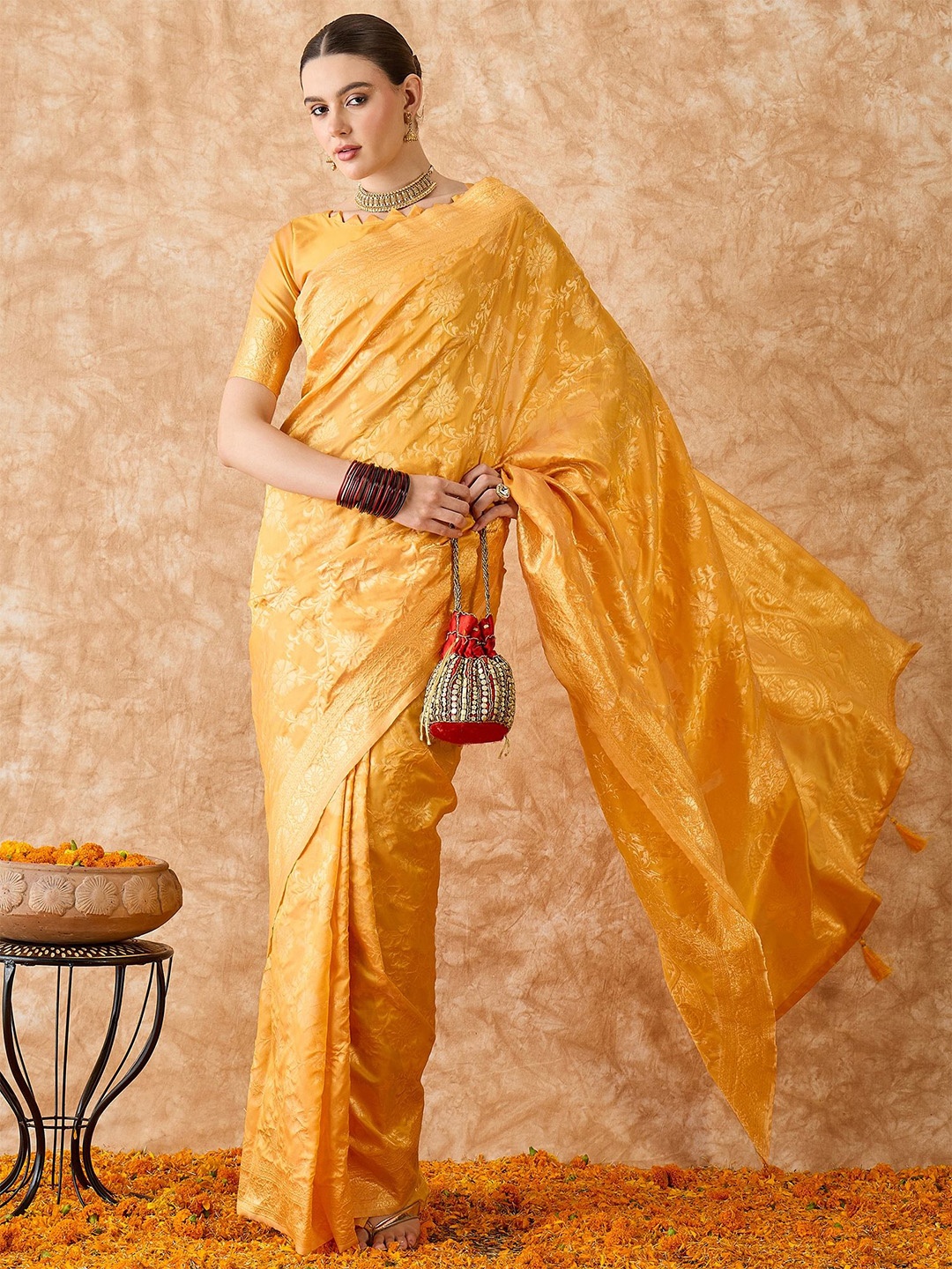 

MANVAA Woven Design Zari Silk Blend Banarasi Saree, Gold