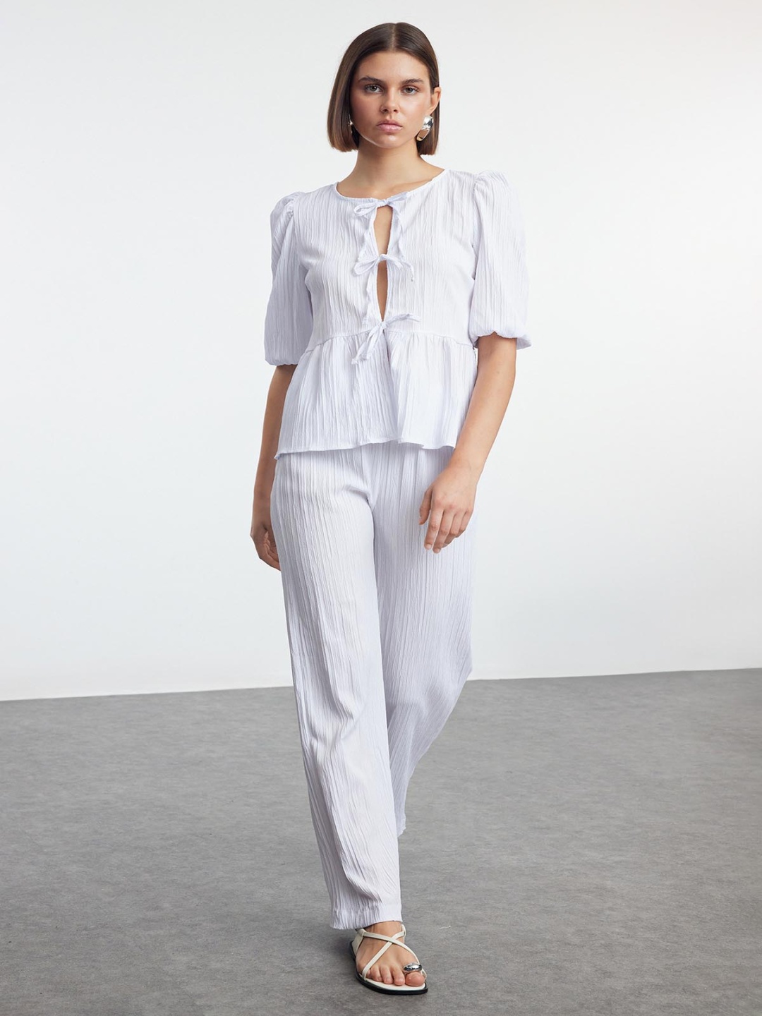 

Trendyol Round Neck Puffed Sleeves Top With Trousers, White