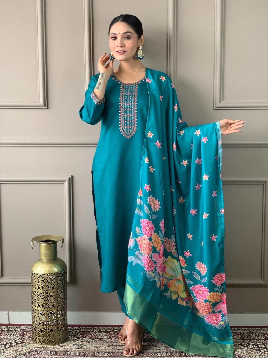 

KALINI Women Floral Embroidered Regular Thread Work Chanderi Silk Kurta with Trousers & With Dupatta, Turquoise blue