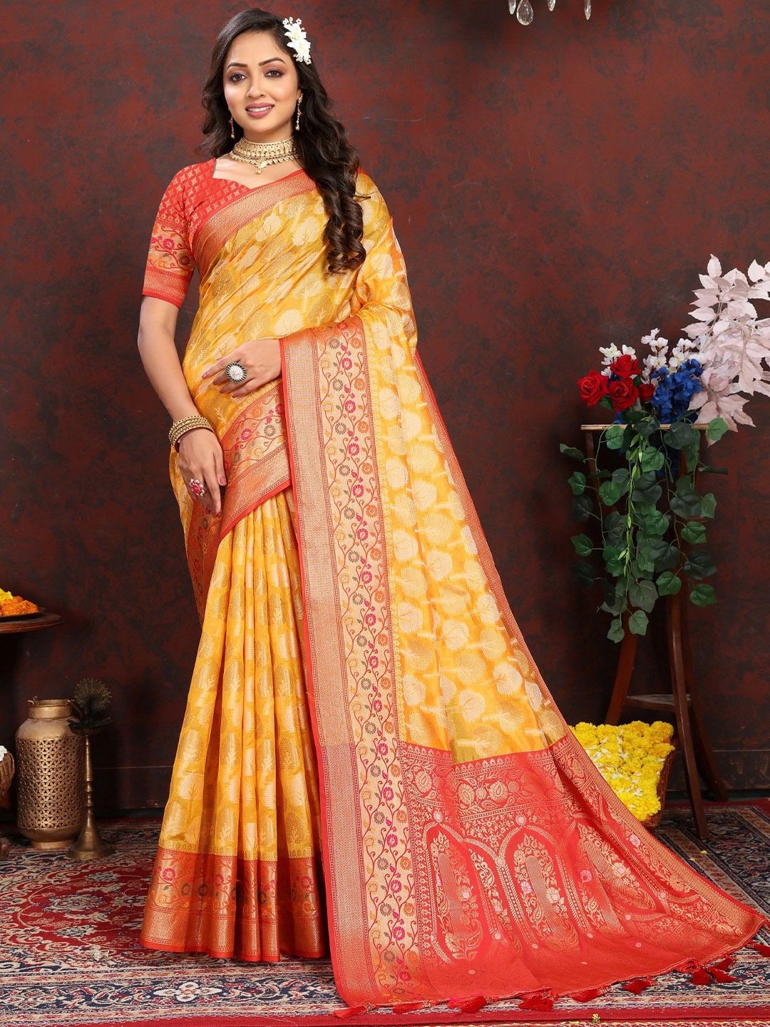 

LeeliPeeri Designer Woven Design Zari Silk Blend Saree, Yellow