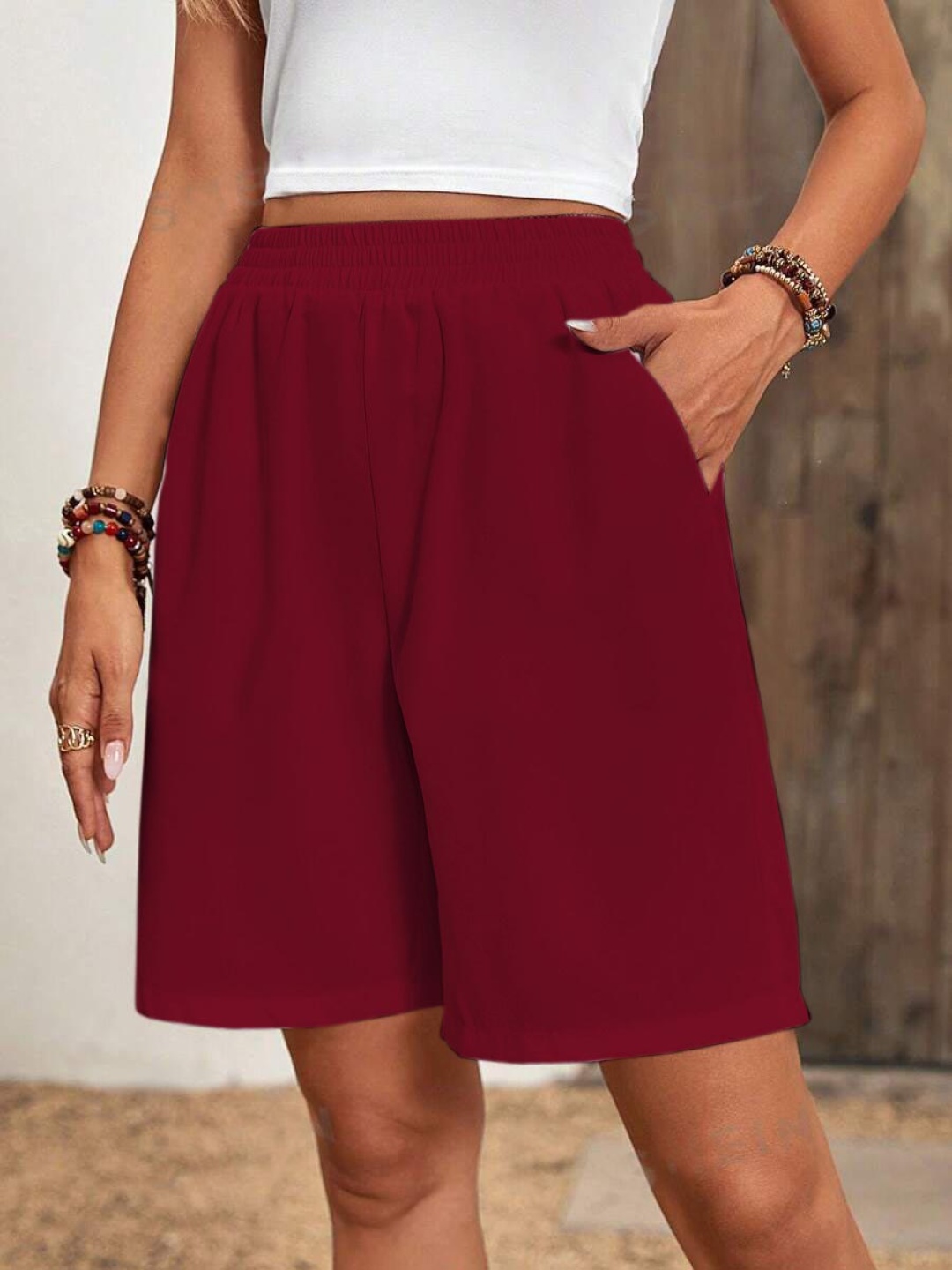 

classy fashion Women Mid-Rise Rapid-Dry Shorts, Maroon