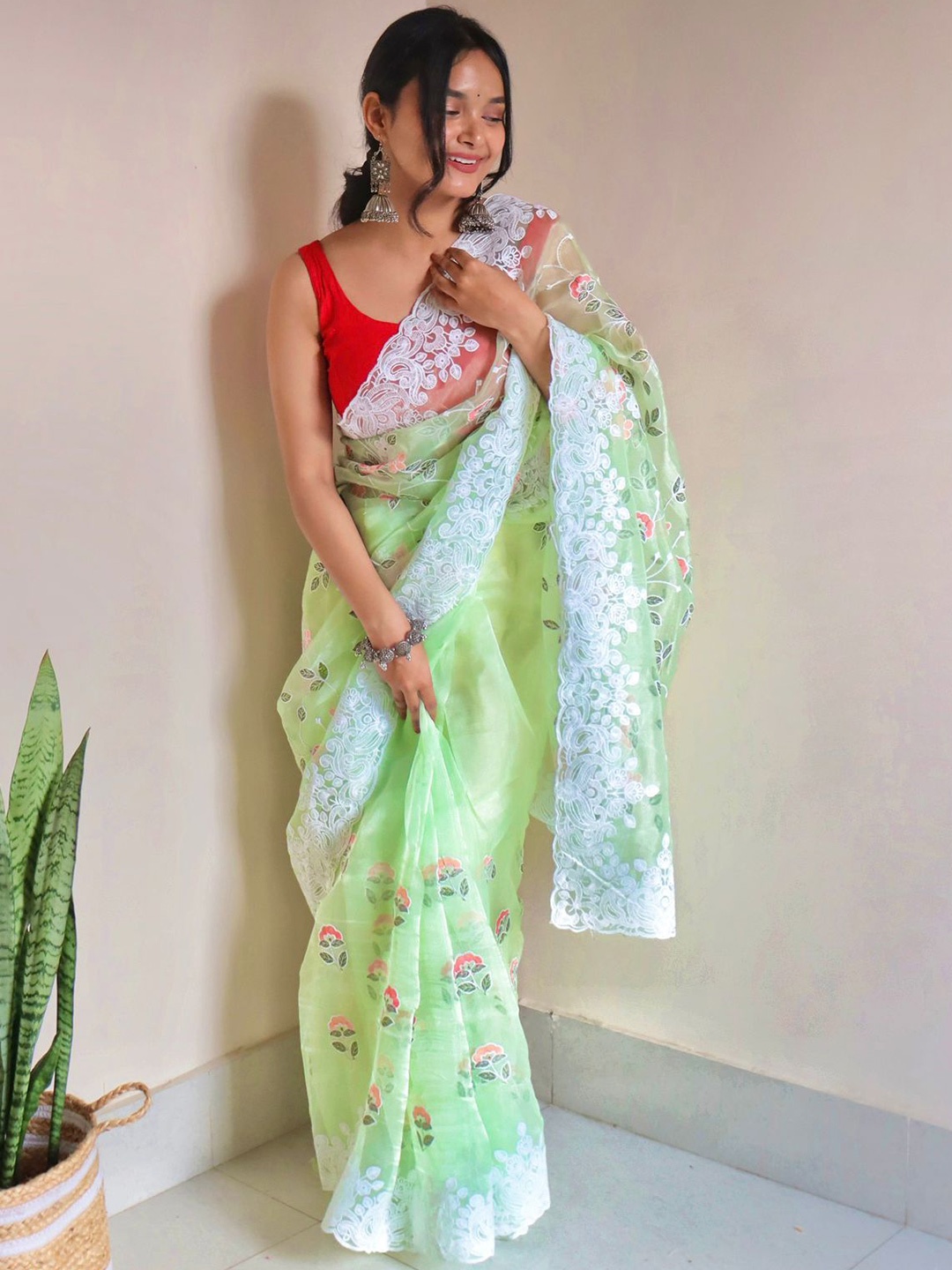 

Organza Mall Floral Embroidered Organza Saree, Green