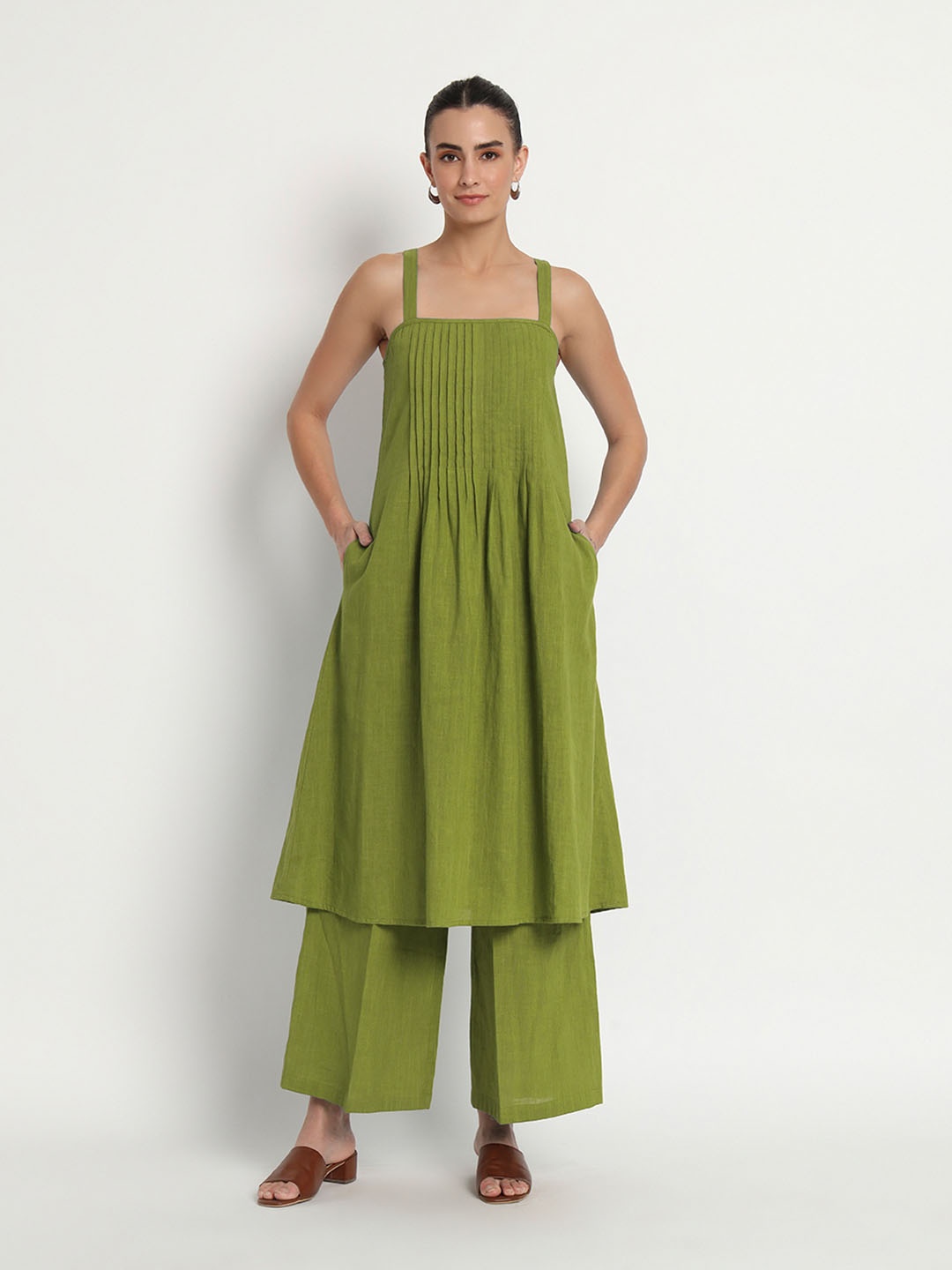 

Thevasa Square Neck Pure Cotton Spaghetti Tunic And Palazzo, Green