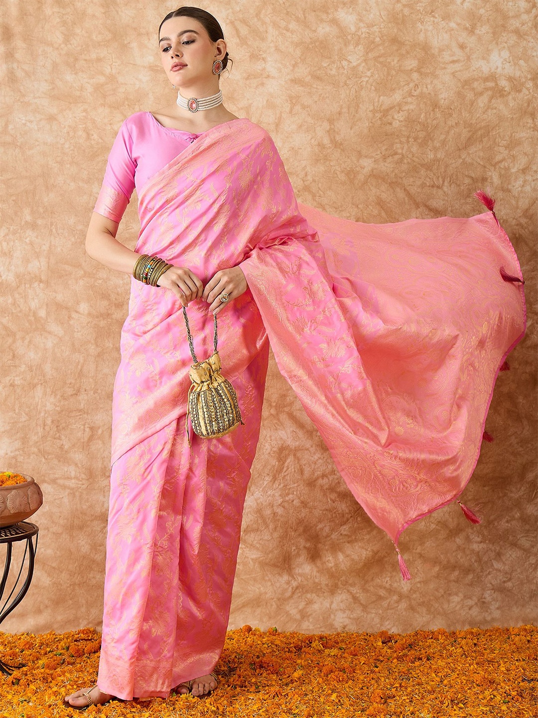 

MANVAA Woven Design Zari Silk Blend Banarasi Saree, Pink