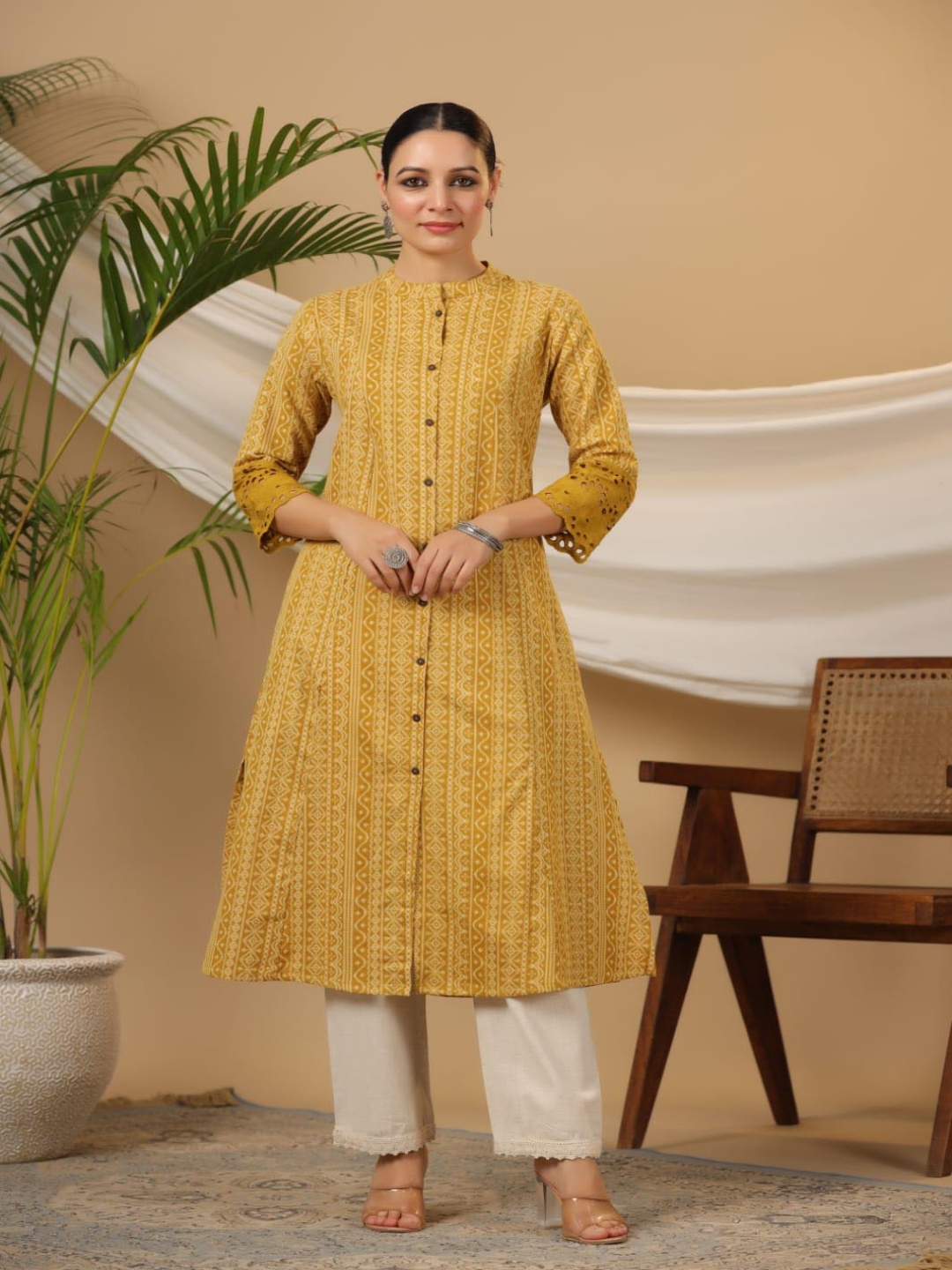 

INDYES Bandhani Printed Mandarin Collar Pure Cotton A-Line Kurta With Trousers, Yellow