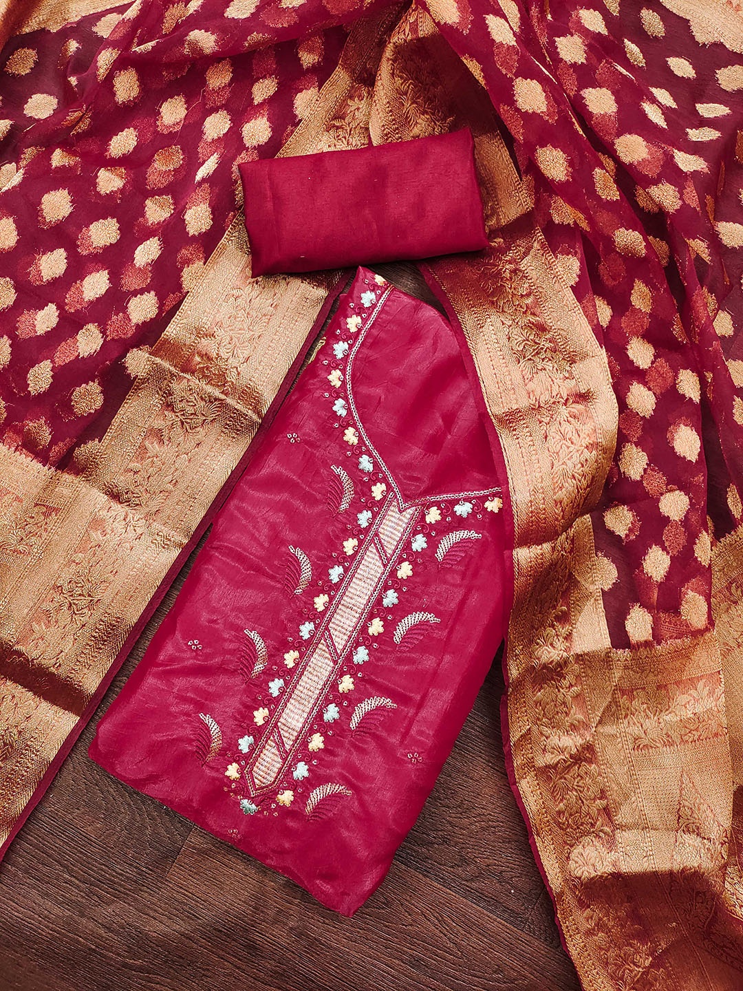 

HERE&NOW Embellished Unstitched Dress Material, Pink