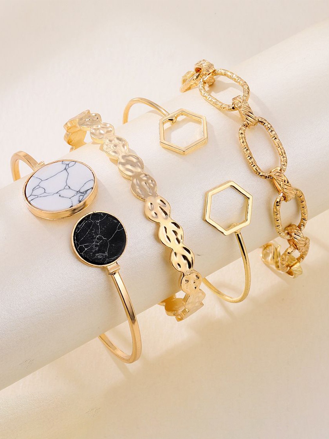 

Celestique Women 4 Link Bracelet, Gold