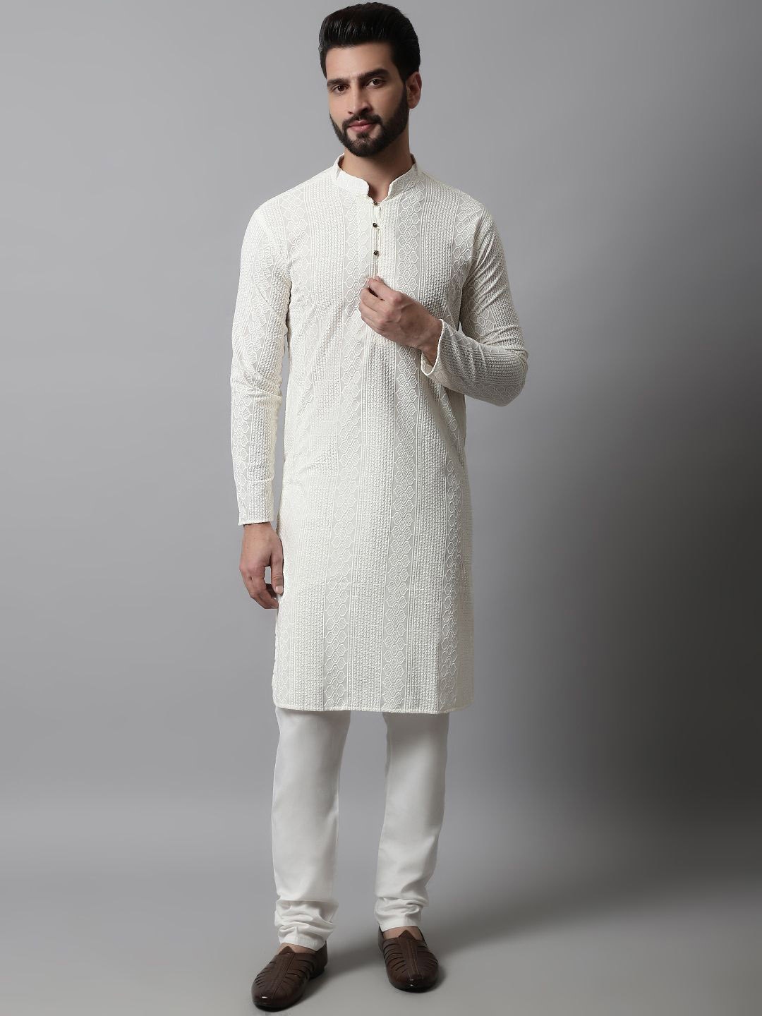 

Jompers Men Floral Embroidered Regular Chikankari Pure Cotton Kurta with Pyjamas, Cream